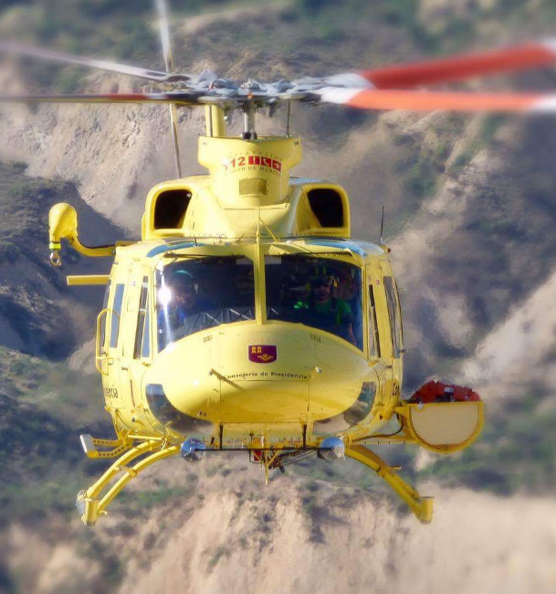Foto del helicóptero de lucha contra incendios 112 actuando en Cieza.