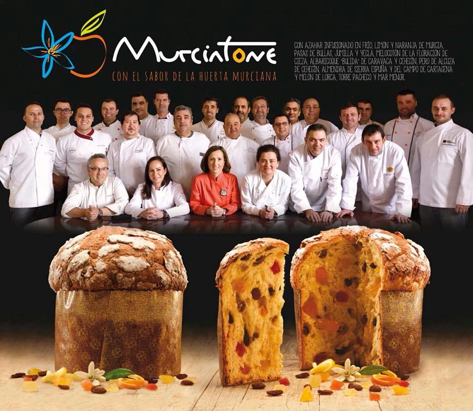 Foto del Murciatone que se presenta en Murcia capital como un dulce típico de la navidad.