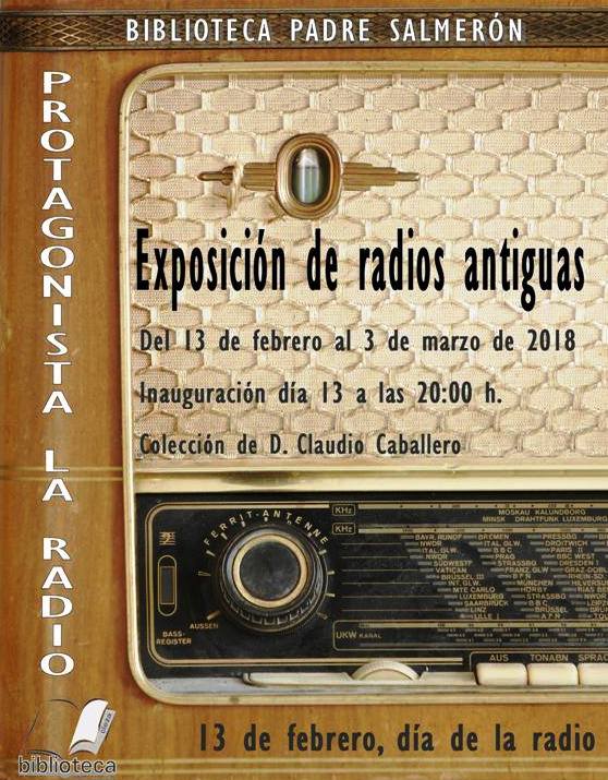 Montaje del Cartel de la Exposicón de Radios Antiguas de Claudio Caballero en la Biblioteca de Cieza.