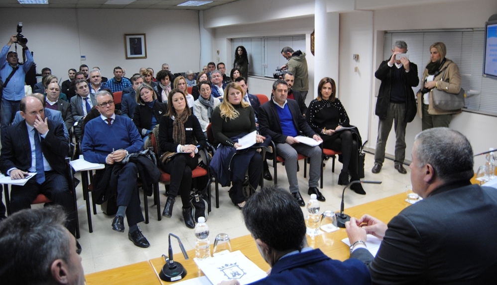 Foto durante la reunión de los alcaldes Región de Murcia con la Delegación del Gobierno.
