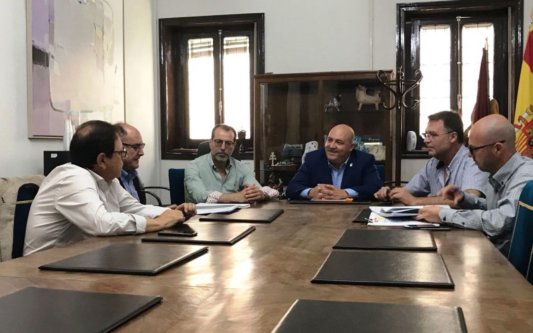 Foto de la reunión mantenida con el Alcalde de Cieza y concejales con ADIF.