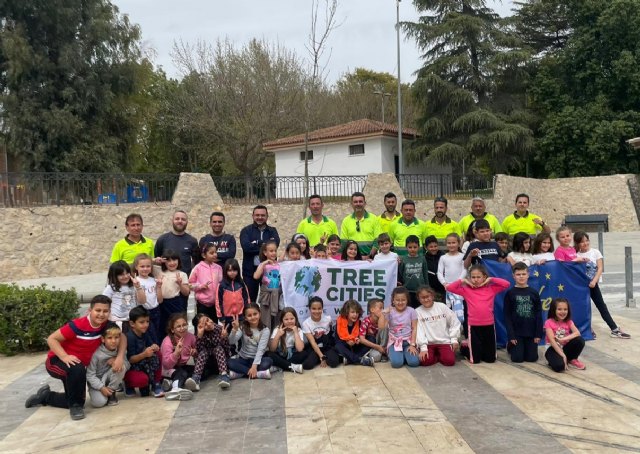 El Programa de Educación Ambiental lleva el Día del Árbol a los colegios